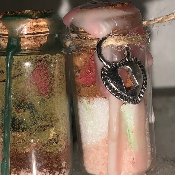 Love spell jar - Picture 3 of 6